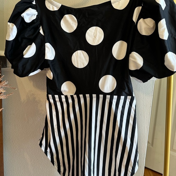 Swimsuit - Picture 4 of 4